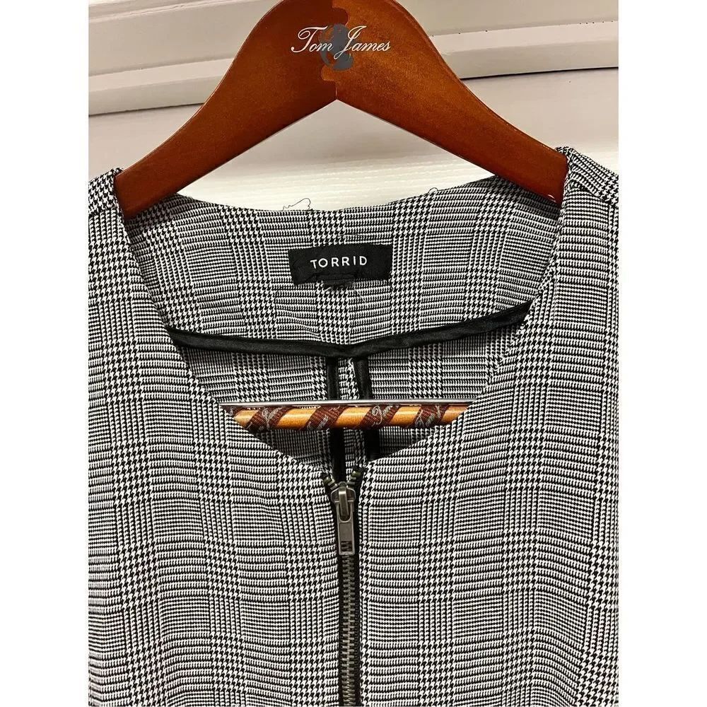 Torrid Black & White Plaid Check Zip Up Blazer Jacket sz 2X